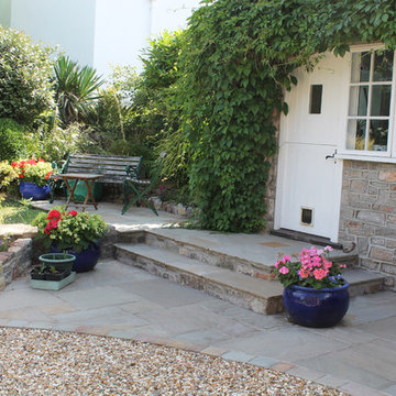 Courtyard Front Garden and Driveway