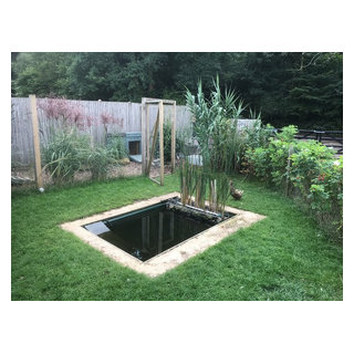 Duck pond enclosure - Farmhouse - Landscape - Hampshire - by Roeder  Landscape Design Ltd