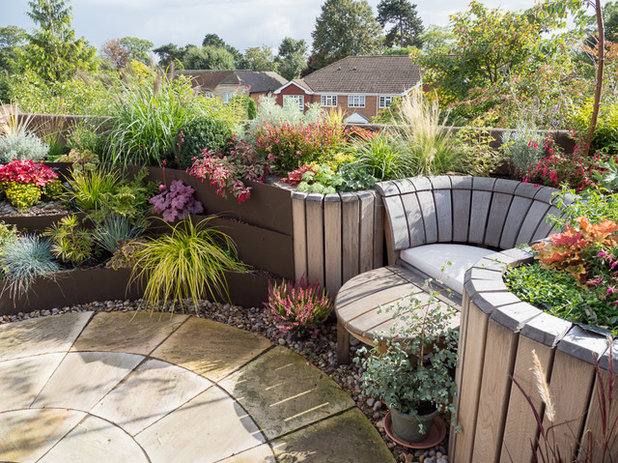 Traditional Garden by Earth Designs Garden and Build London and Essex