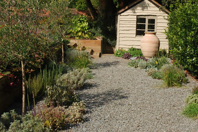 This is an example of a rustic garden in Buckinghamshire.
