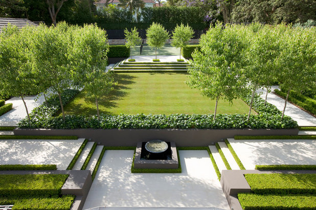 Transitional Garden by Peter Fudge Gardens