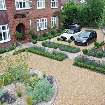 Front garden and driveway in Richmond