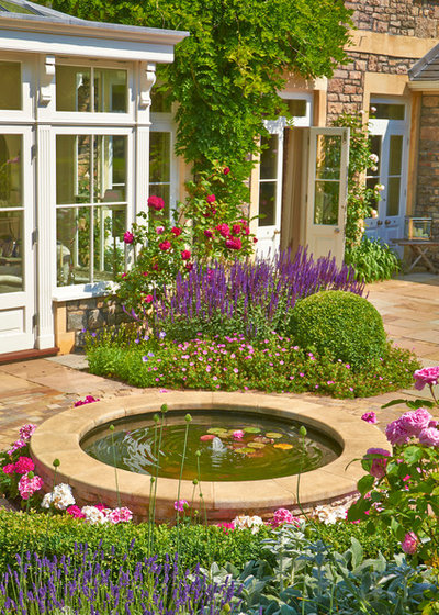 Traditional Garden by Kate Poore Garden Design