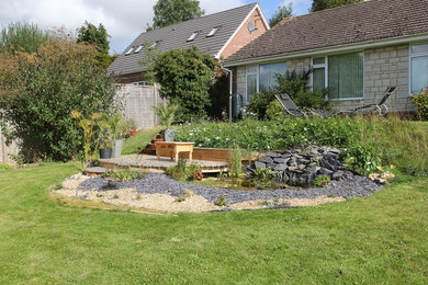 ハンプシャーにあるコンテンポラリースタイルのおしゃれな庭の写真