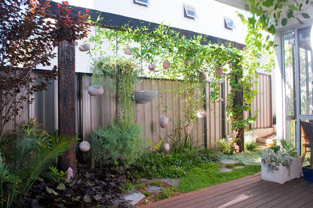 Eclectic Garden by sustainable garden design perth