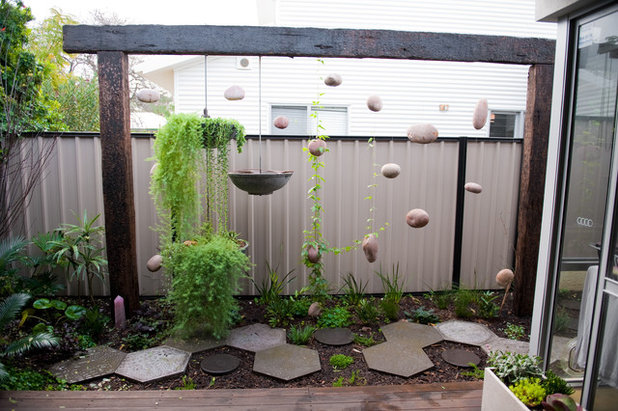 エクレクティック 庭 by sustainable garden design perth