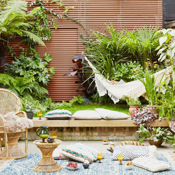 GARDEN | Tropical Plants & Relaxed Seating