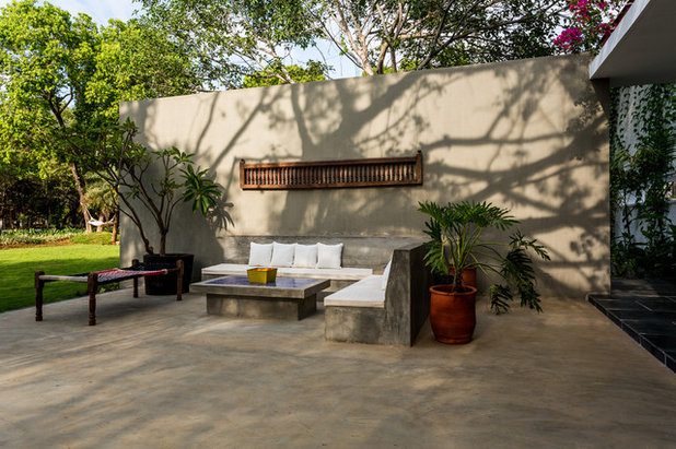 Eclectic Patio by Shabnam Gupta