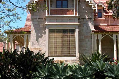 シドニーにあるヴィクトリアン調のおしゃれな庭の写真