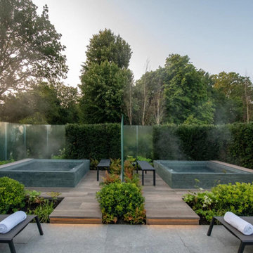 Hot tubs with hedges