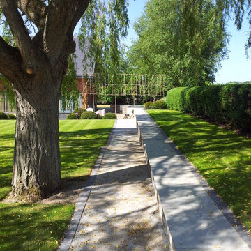 Large Modern Contemporary Garden