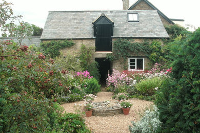 Photo of a rural garden in Oxfordshire.
