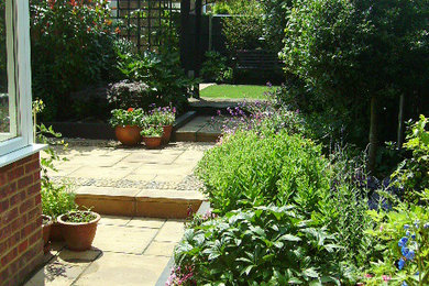 Photo of a contemporary garden in Essex.