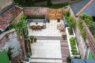 Design ideas for a modern garden in Other.