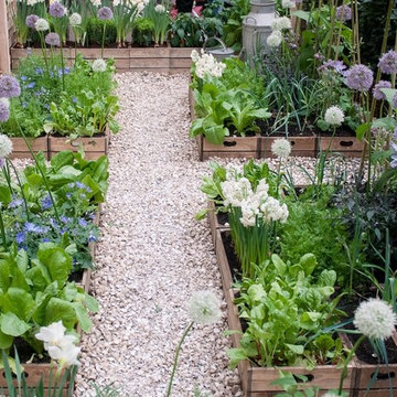 N1 London Garden Kitchen Courtyard Garden Design by LS+L Landscape Design & Buil