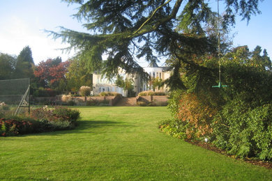 Inspiration for a contemporary garden in Kent.