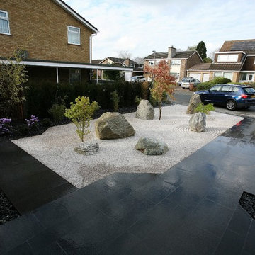 Oriental themed front garden