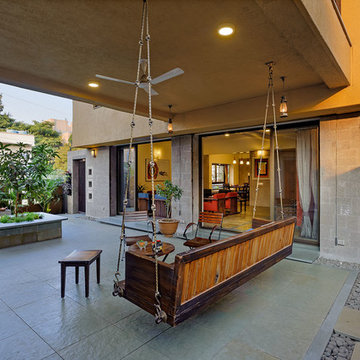 'Outside-In' Courtyard House