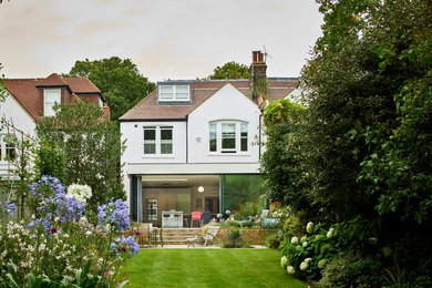 ロンドンにあるコンテンポラリースタイルのおしゃれな庭の写真