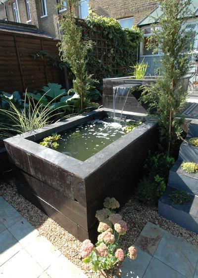 Contemporary Garden by Earth Designs Garden and Build London and Essex