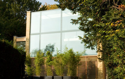 Houzz Tour: The Height of Luxury in a Modern Glass House