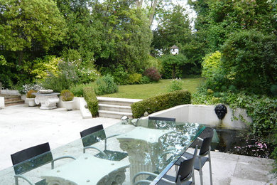 This is an example of a contemporary raised pond in London.