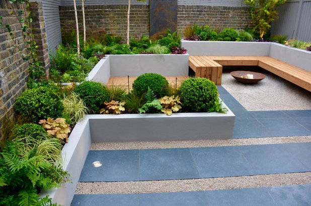 コンテンポラリー 庭 by Tom Howard Garden Design and Landscaping