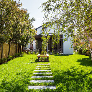 Inspiration for a contemporary garden in Melbourne.
