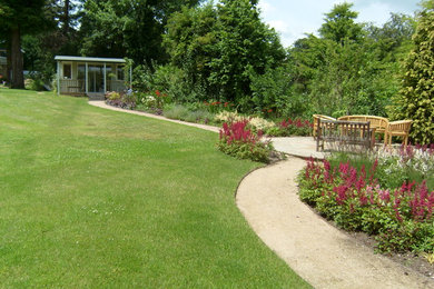 Photo of a rural garden in Oxfordshire.