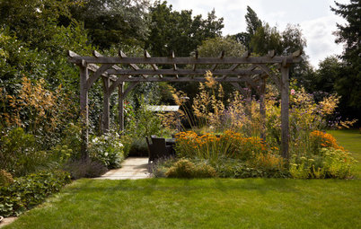 Outdoor Rooms and Soft Plantings Fill an English Country Garden