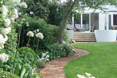 Inspiration for a classic garden in London.