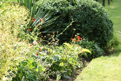 バークシャーにあるカントリー風のおしゃれな庭の写真