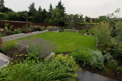 This is an example of a traditional landscaping in Surrey.