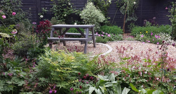 Traditional Garden by Fenton Roberts Garden Design