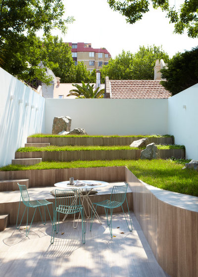 Contemporary Garden by Smart Design Studio