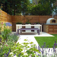 Contemporary Garden by Jenny Bloom Garden Design
