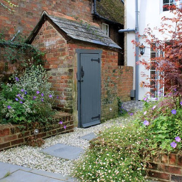 Victorian Terrace Garden: Winslow, Bucks.