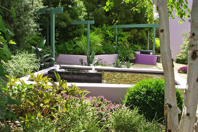 Water feature in Mediterranean styled Garden