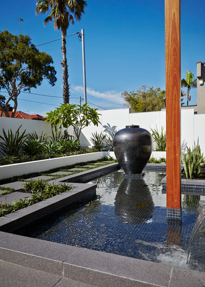Contemporary Garden by Dean Herald-Rolling Stone Landscapes