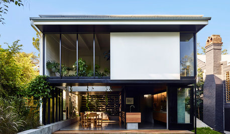 Houzz Tour: A Home Enveloped in Green, Wild Surroundings