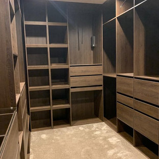 Ejemplo de armario y vestidor nórdico grande