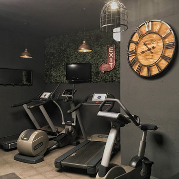Industrial Gym in a Barcelona Basement