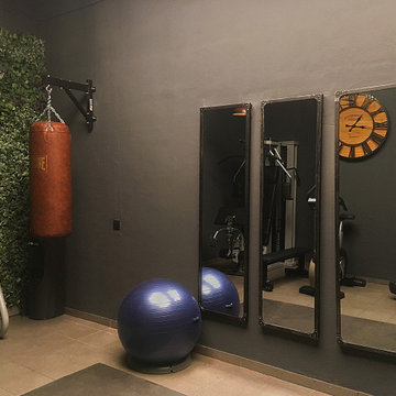 Industrial Gym in a Barcelona Basement