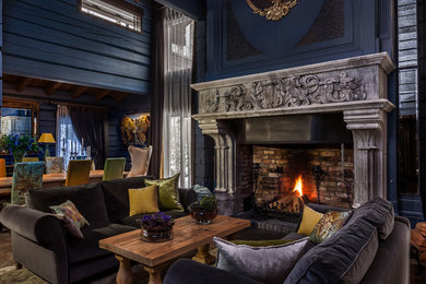 Свежая идея для дизайна: парадная гостиная комната в классическом стиле с синими стенами, темным паркетным полом, стандартным камином и коричневым полом - отличное фото интерьера