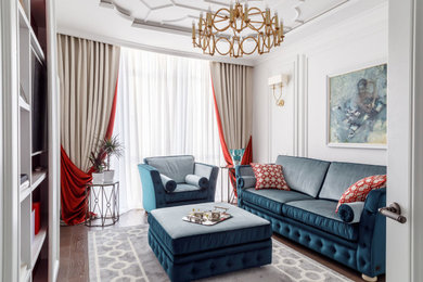 Свежая идея для дизайна: парадная, изолированная гостиная комната среднего размера в классическом стиле с белыми стенами и коричневым полом - отличное фото интерьера
