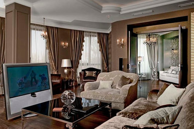Свежая идея для дизайна: гостиная комната в классическом стиле с тюлем на окнах - отличное фото интерьера