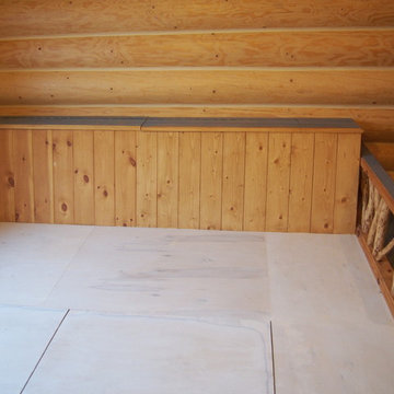 Лаунж-зона в деревянном доме