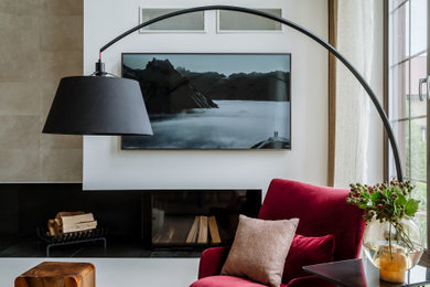 Пример оригинального дизайна: гостиная комната в современном стиле с зоной отдыха