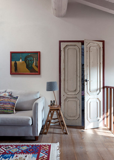 Mediterranean Living Room by Женя Жданова