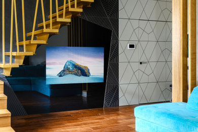 Источник вдохновения для домашнего уюта: большая парадная, открытая гостиная комната в современном стиле с скрытым телевизором и тюлем на окнах